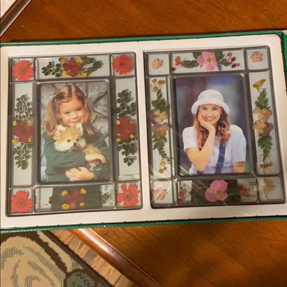 Other - NWT flower print photo frames